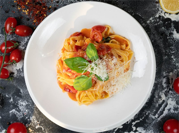 PASTE AL POMODORO